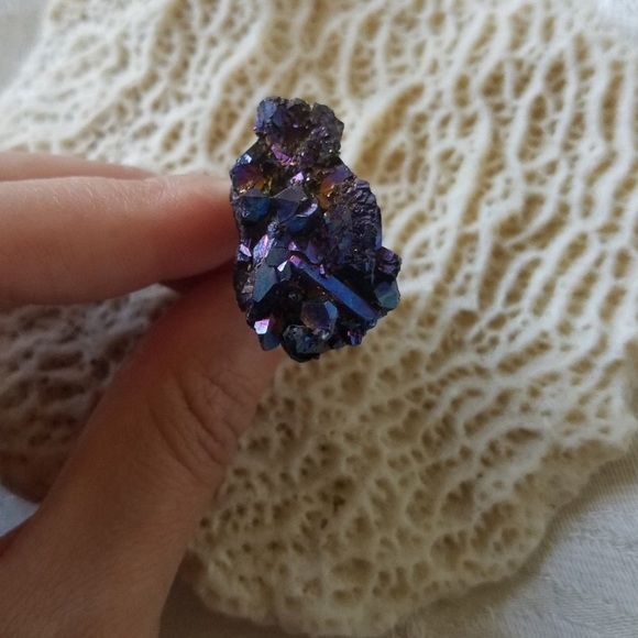 Crystalline Stone Ring - Picture 3 of 4